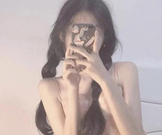 Cháu gái dậy thì có ngoại hình quá đẹp, cảnh thay quần áo để lộ điều ngược lại khiến cô ruột lo lắng