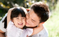 Chồng bỗng đòi ly hôn vì con gái học quá giỏi, lại thông minh xinh đẹp
