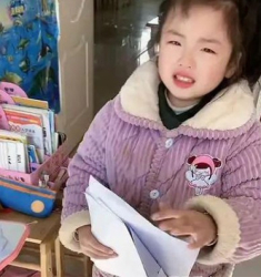 Con làm toán 15-7=8 bị cô giáo chấm sai, mẹ tức giận đi kiện nhưng hổ thẹn vì thiếu kiến thức cơ bản