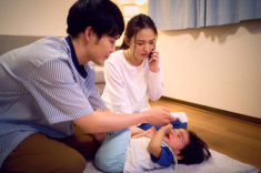 Con trai sốt nhập viện liên tục đòi bà nội, biết nguyên nhân tôi vội vã nói bà về quê
