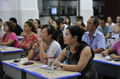 Đi họp phụ huynh nghe cô thông báo con trai thi toàn điểm 10, học lực giỏi mà tôi không vui nổi