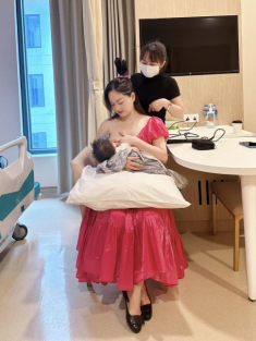 Diễn viên Lan Phương “đúng chuẩn mẹ bỉm sữa” ở bức ảnh chỉ những ai làm mẹ mới hiểu