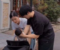Đông Nhi hiếm hoi khoe cuộc sống mẹ bỉm sau 1 tháng sinh con thứ 2, sắc vóc gây chú ý