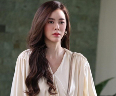 Giúp việc đã trẻ đẹp lại còn hay mặc hớ hênh, một lần thấy chồng dấm dúi trong bếp tôi đuổi việc gấp