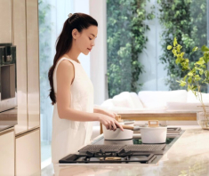 Hồ Ngọc Hà khoe “cơm tấm nhà em” với đĩa full topping, ai ngờ lại vô cùng thanh đạm