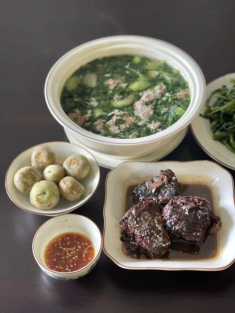 “Hoa hậu nhà trăm tỷ” khoe cơm nhà, bữa ăn có những gì mà hàng loạt người nổi tiếng đều vào khen ngợi?