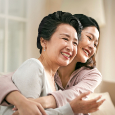 Khoảng cách vô hình giữa mẹ và con theo góc nhìn của người trẻ
