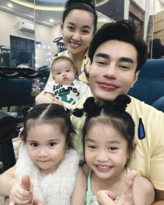 Lê Dương Bảo Lâm bị chỉ trích vì dùng tiền, quyền lấy đồ người khác cho con gái, phải lên tiếng xin lỗi