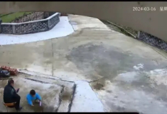 Mải mê lướt TikTok, ông nội để cháu trai 3 tuổi rơi xuống sông gần nhà rồi ra đi mãi mãi mà không hay biết