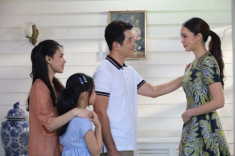 Mẹ con chị dâu trên phố về quê chơi hè, tôi đỏ mặt khi chứng kiến hành động của chị ấy vào đêm đầu tiên