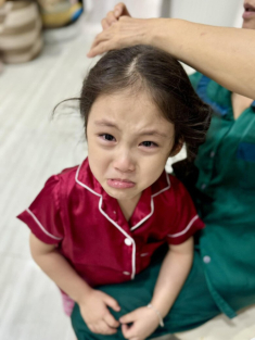 Pha Lê làm mẹ đơn thân vất vả kiếm tiền, con gái lai Hàn 4 tuổi nói một câu ai nghe cũng thấy thương