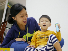 Phát hiện điểm bất thường trong quan hệ giữa con và bảo mẫu, tôi lén theo dõi thì biết được sự thật kinh hoàng