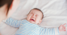 Trẻ khó chịu, mẹ đau đầu chỉ bởi điều này, làm sao để hết “quấy”?