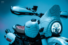 Triumph Scrambler 1200 ‘Alps Edition’ vừa ra mắt khiến việc độ xe dễ như chơi LEGO