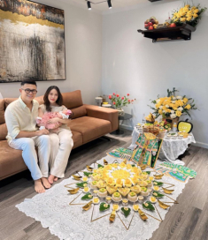 Vợ chồng MC “giàu nhất VTV” làm tiệc đầy tháng cho con đầu lòng không thiếu gì, nhìn kỹ có cả “vàng thỏi”