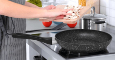 Xào rán món ăn hay bị bắn dầu, nhớ làm những điều này dầu không bắn bếp lúc nào cũng sạch sẽ