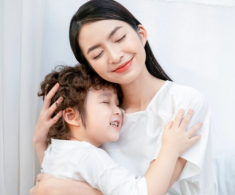 20 năm chăm con riêng của chồng, tôi sốc khi biết được bí mật của đứa trẻ, lập tức ly hôn