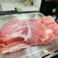 Bánh mì thịt quay đơn giản mà ngon, thơm phức cho bữa sáng cuối tuần