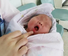 Bé sơ sinh vừa chào đời đã có răng, cả khoa hội chẩn: “Phải nhanh lấy nó ra!”