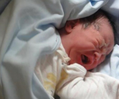 Cậu bé bị bắt cóc được tìm thấy sau 17 năm, bố mẹ nuôi trao thừa kế nghìn tỷ, quyết định của đứa trẻ khiến bố mẹ ruột nghẹn ngào