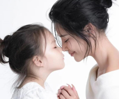 Chồng sắp cưới lương 10 triệu/tháng nhưng nhà lại có giúp việc, biết thân phận người phụ nữ ấy, tôi sợ hãi hủy hôn