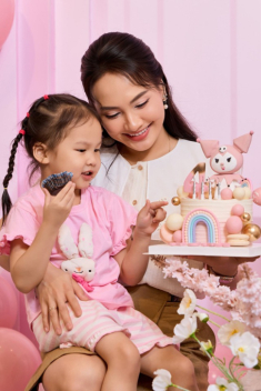 Con gái 4 tuổi của Bảo Thanh gây chú ý với bộ đồ đơn giản trong lần đầu tổ chức sinh nhật