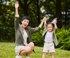 Con gái Á hậu nổi tiếng học cùng lúc 2 trường mẫu giáo, ăn ngủ vệ sinh trên xe, 4 tuổi đạt thành tích khủng