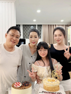 Con gái cao 1,75 m học ngành hàng không của Trịnh Kim Chi