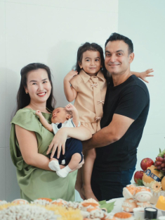 Hai con lai Ấn ‘giống bố như đúc’ của Võ Hạ Trâm