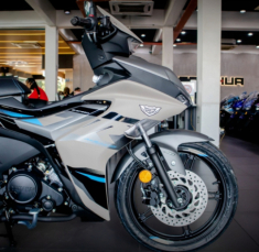 Hình ảnh thực tế của Yamaha Y16ZR ABS 2025 tại đại lý: Do xe phối màu đẹp hay chỉ do hình đẹp?