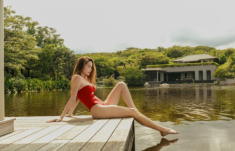 Hồ Ngọc Hà đi biển: Body cực phẩm, style đỉnh cao, U40 đã sinh 3 con mà ai cũng tưởng gái 20