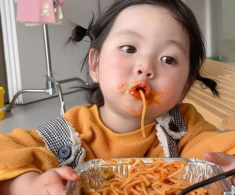 Không còn cảnh ‘ốm vặt quanh năm’ nhờ 3 bước mẹ điều chỉnh ăn uống cho con vào hè“