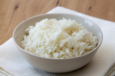 Làm cơm rang trứng, cho cơm hay trứng vào chảo trước, nhiều người làm sai bảo sao thành phẩm không vàng giòn