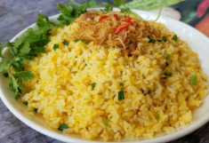 Làm cơm rang trứng đừng cho ngay vào chảo, thêm bước này mới chuẩn, hạt nào cũng vàng ươm căng bóng, săn chắc