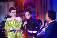 Làm mẹ đơn thân, nuôi con tự kỷ 13 tuổi chưa biết nhai, ca sĩ Nguyễn Hồng Nhung vẫn sống sung túc ở Mỹ trong biệt thự 200m2