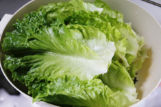 Loại rau bán đầy chợ giá 30 nghìn đồng/kg, cực giàu vitamin lại ít calo tốt cho giảm cân, đem trộn thế này cực ngon mát