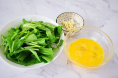Loại rau vitamin K gấp 60 lần trứng vịt, bổ từ thân đến lá, đem xào trứng thôi đã ngon rồi