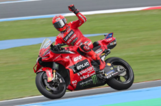 Marc Marquez và chiến thắng cảm xúc tại Sprint Race MotoGP Hà Lan, ‘huynh đệ tương tàn’ nghẹt thở