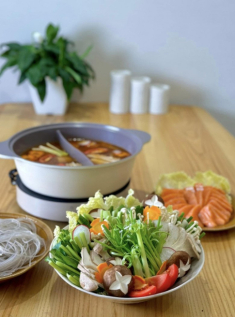 Mát trời hơn, BTV Đan Lê làm 2 món lẩu ngon, còn có lẩu siêu tốc xứng đáng điểm 10