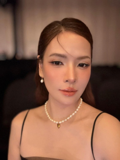 MC Đan Lê bị kêu “ác” vì toàn đăng đồ ăn lúc nửa đêm, cơm gia đình mà bày biện như ngoài tiệm