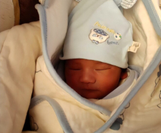 Mẹ bỉm vui mừng khi con sơ sinh ngủ suốt đêm không quấy khóc nhưng đến bệnh viện bác sĩ kết luận: Quá nguy hiểm!