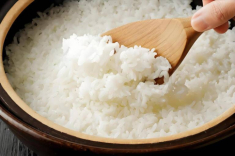 Nấu cơm chỉ cho nước chẳng khác nào “nghiệp dư”, thêm 2 thứ này vào nước, cơm vừa thơm vừa mềm, tơi xốp
