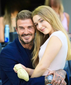 Ngày nào còn bế trên tay, con gái Beckham trổ mã xinh đẹp