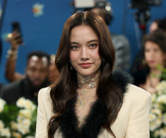 “Ngọc nữ” thế hệ mới của Thái Lan khiến phóng viên nhận nhầm là Jisoo tại Met Gala, gu thời trang xứng danh “nàng thơ” Valentino