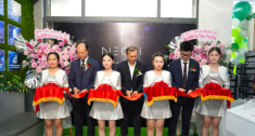 Nhiều gương mặt nổi tiếng xuất hiện tại showroom mỹ phẩm Neom Malaysia khẳng định chất lượng