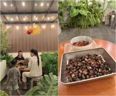 Nữ ca sĩ ở nhà hàng chục tỷ khoe bữa “chill” trên sân thượng, có món mận ngon ứa nước miếng