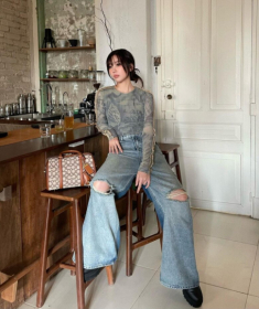 Nữ ca sĩ U40 nhưng mặc đẹp hơn cả Gen Z, khi cá tính bùng cháy, lúc lại bánh bèo như cô nữ chính ngôn tình
