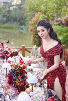 “Quốc bảo nhan sắc Việt” nổi danh gợi cảm, lúc lên truyền hình không dám mặc hở dù chỉ 1 lần