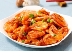 Rang tôm tuyệt đối không cho thứ nước này, tôm sẽ bị mềm, kém giòn ngon