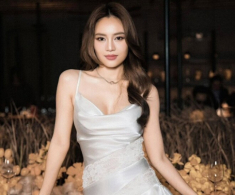 Showbiz Việt có một mỹ nhân mặc đồ ở nhà gợi cảm chẳng kém khi diện bikini, được mệnh danh “nữ hoàng đồ ngủ”